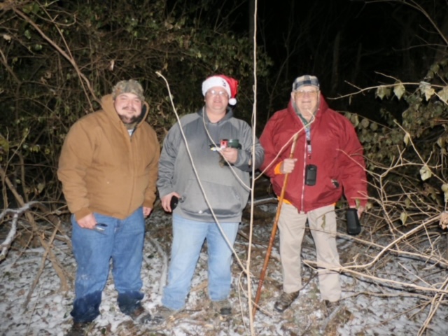 Cache in Cold 3 men Cmas